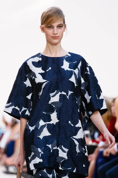 Look 13